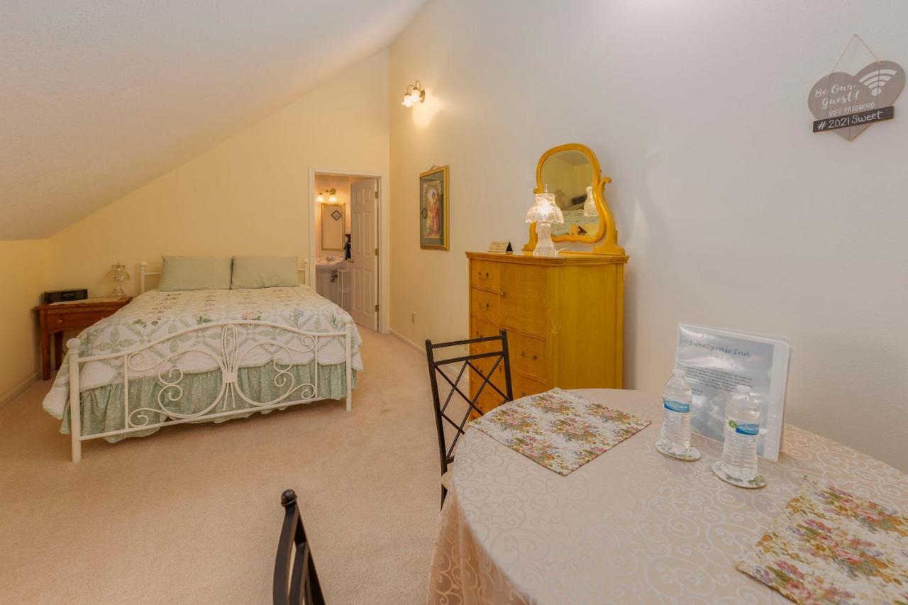 Sweetgrass Inn Bed & Breakfast Rapid City Esterno foto